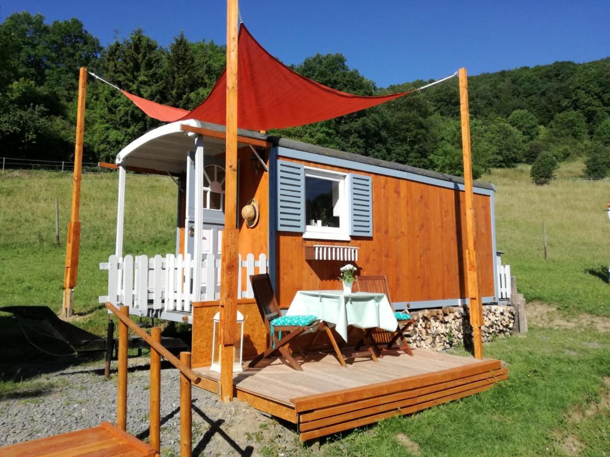 Zuruck Zur Natur - Urlaub Im Zirkuswagen, Sommeratelier Oder Schindelwagen Adenbach Екстериор снимка